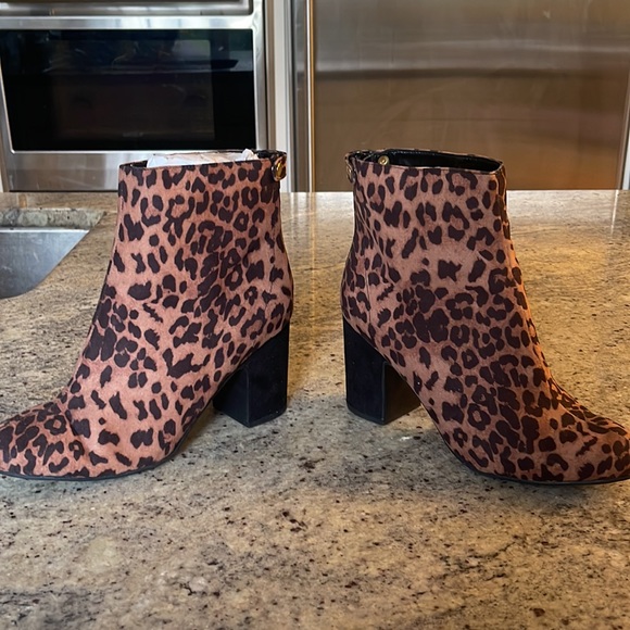 Leapord print Chelsea boots - Picture 3 of 5